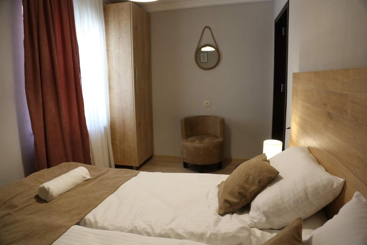 Griboedov Apartment Tbilisi Luaran gambar